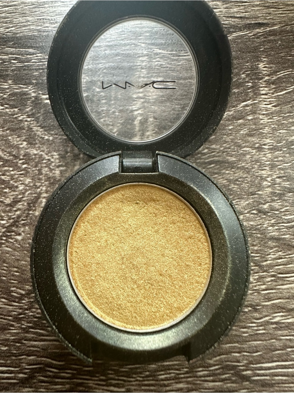 MAC Cosmetics Metallic Gold Pressed Eyeshadow